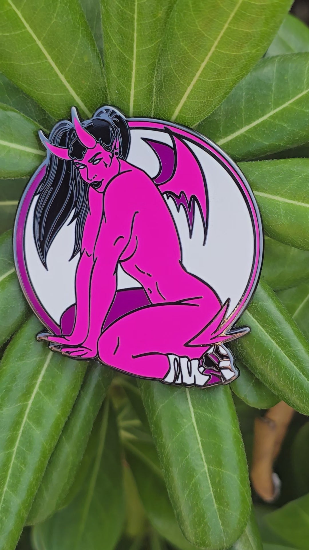 Devil and Angel Sisters Pin Set