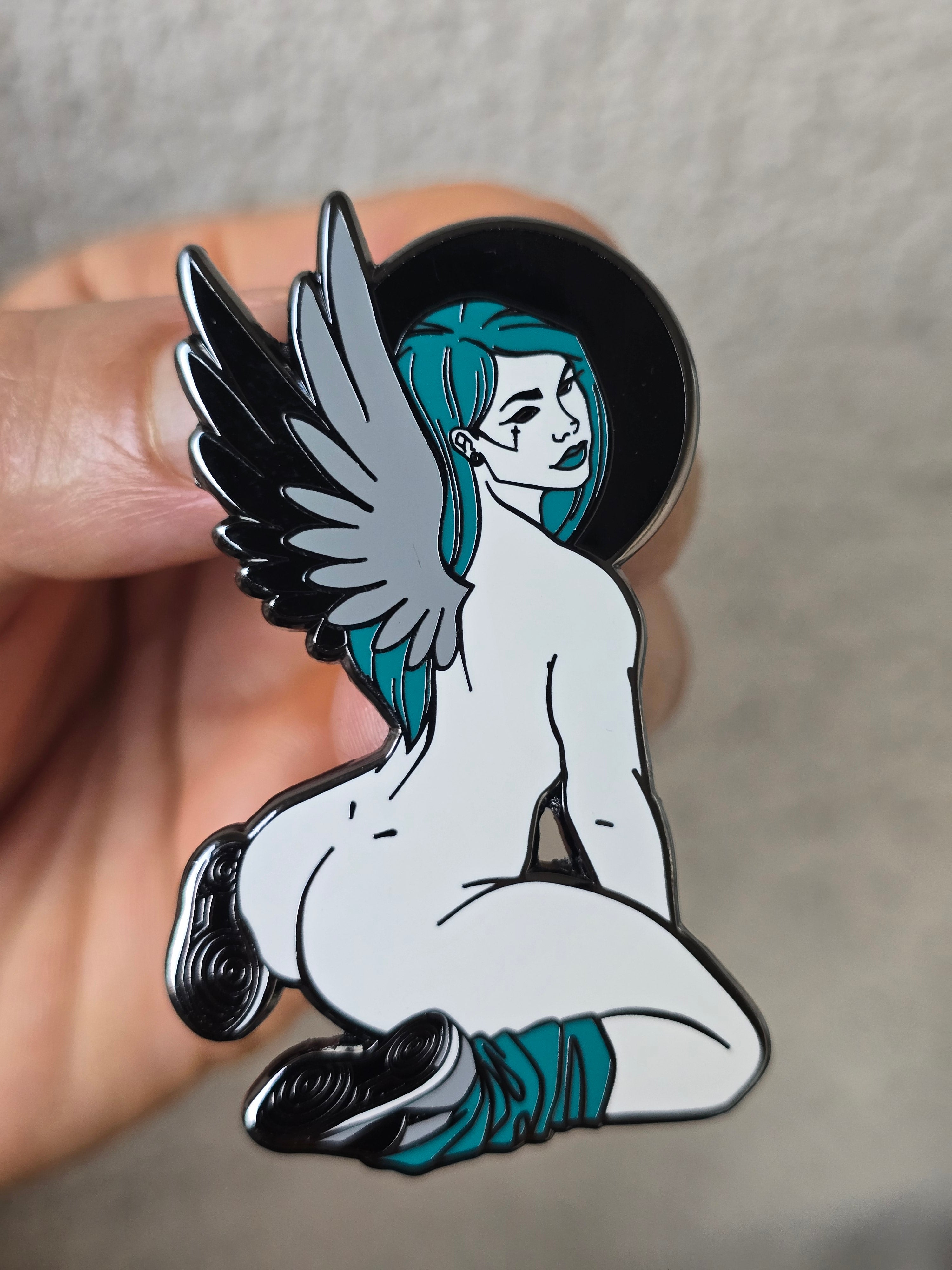 Devil and Angel Sisters Pin Set