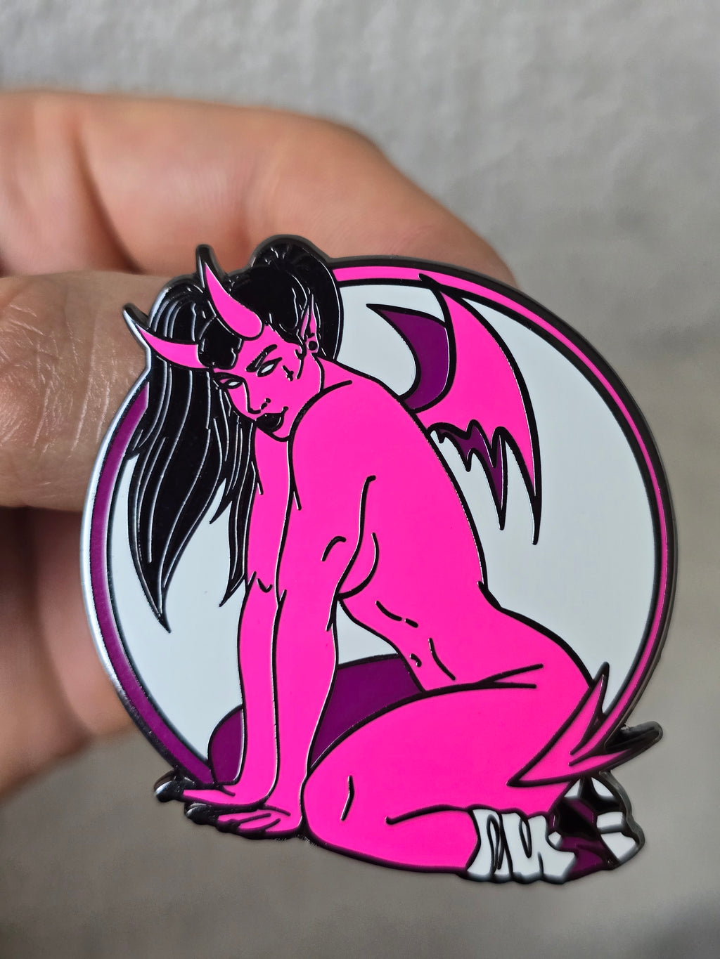 Devil and Angel Sisters Pin Set