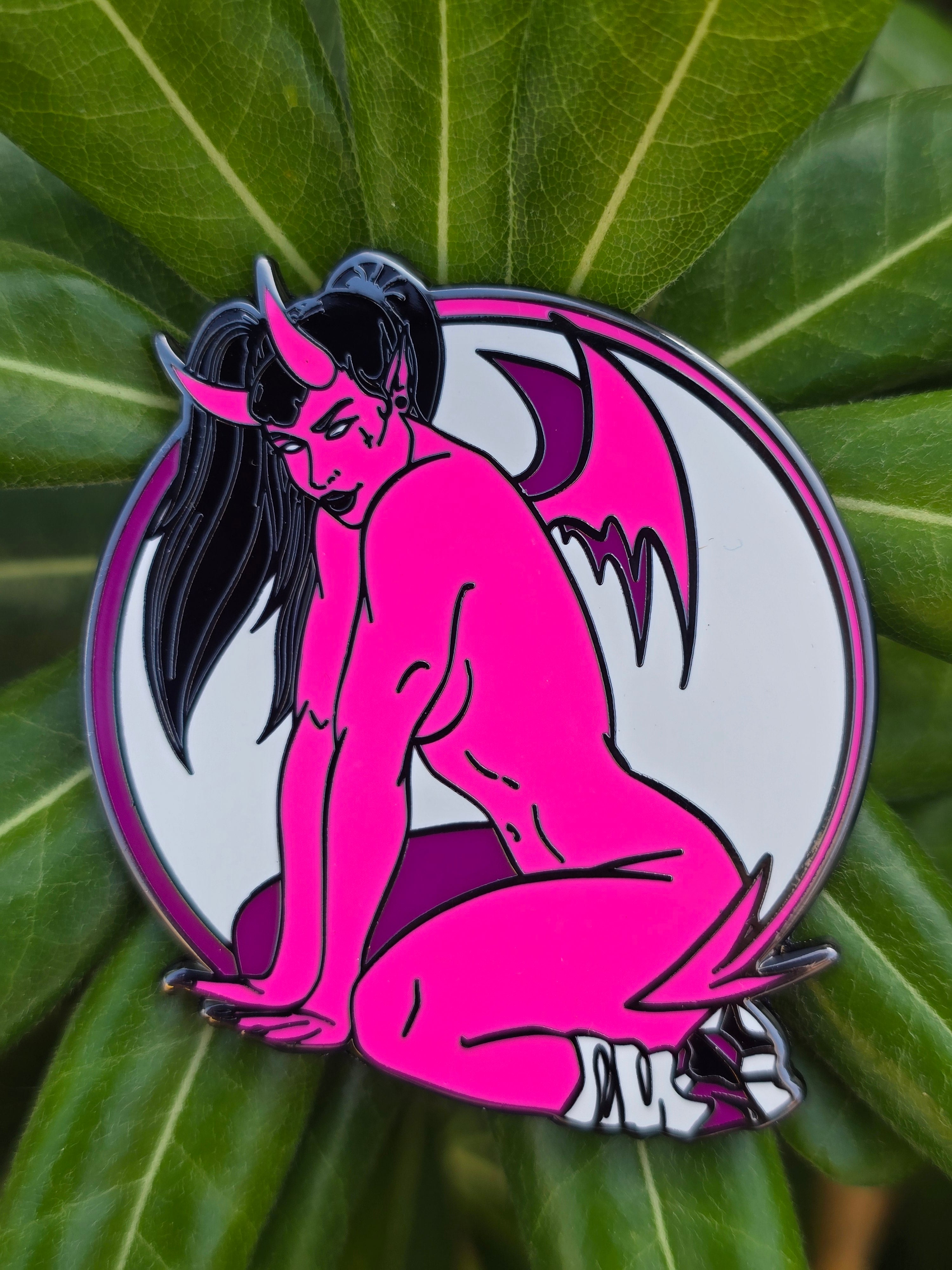 Devil and Angel Sisters Pin Set